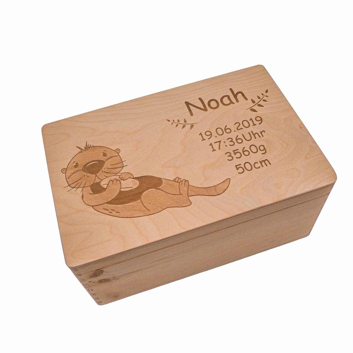 Erinnerungskiste Holzbox Otter Motiv personalisiert mit Name und Geburtsdaten perfektes Taufgeschenk